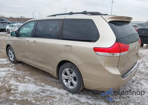 2013 Toyota Sienna Le V6 8 Passenger from USA, damaged, VIN 5TDKK3DCXDS342437